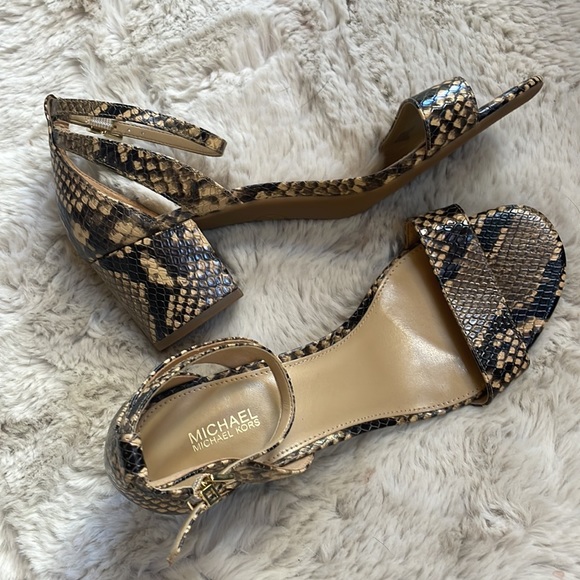 Never worn, brand new Michael Kors cream and brown snake print heels. Size 8.5 - Picture 2 of 3